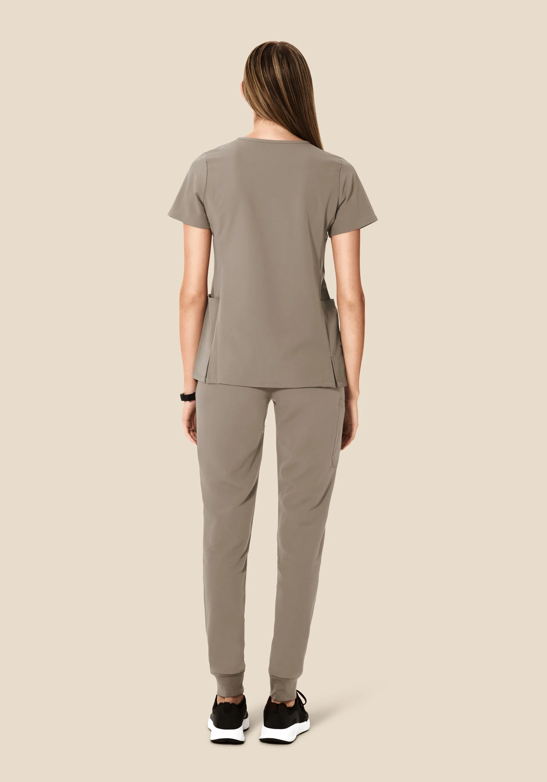 Curved V-Neck Top Macchiato - Image 4
